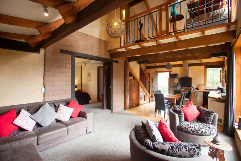 Others 5, La Boheme Villa, Hepburn - East