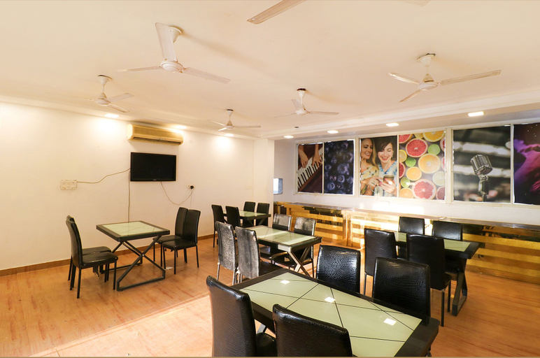 Food & Drinks 4, Fabhotel The Royal Oak, Gurgaon