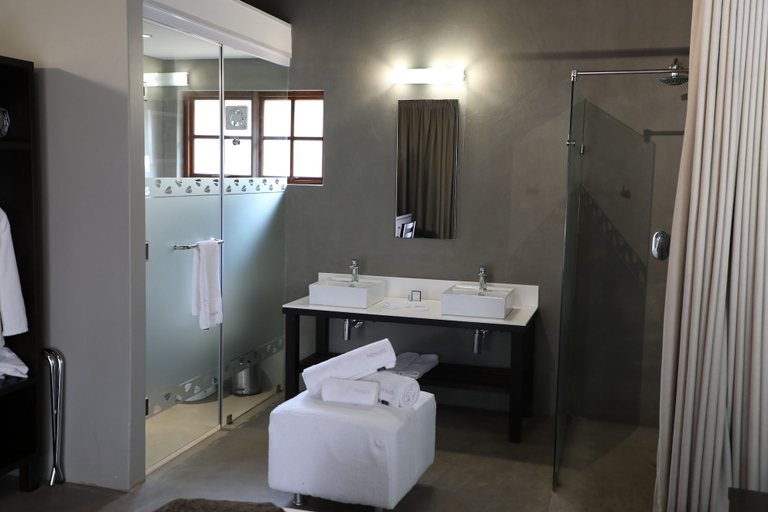 Bathroom 4, Monate Game Lodge, Waterberg