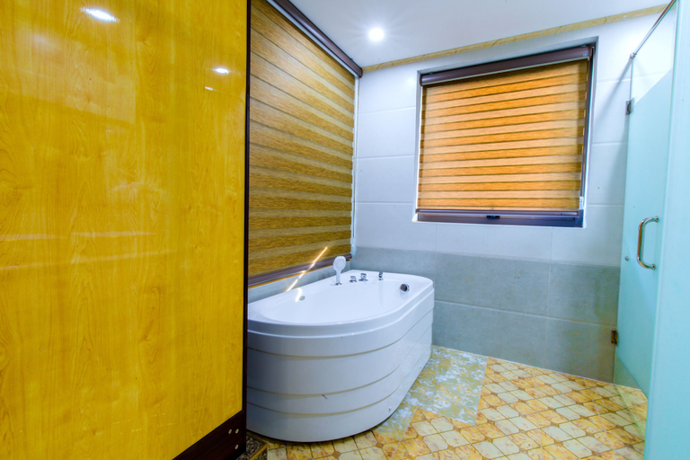 Bathroom 5, Sakura Hotel, Hòa Bình
