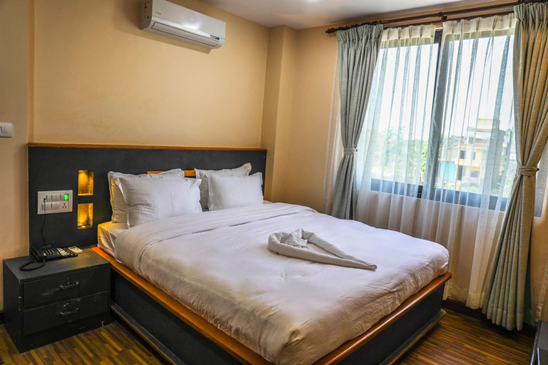 Bedroom 3, Suva Hotel, Bheri