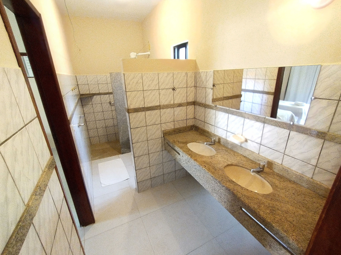 Bathroom 5, Hotel Coco Beach, Conde