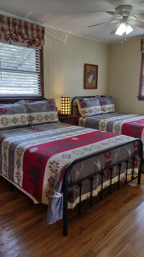 Bedroom 2, Cozy Creek Cottages, Haywood