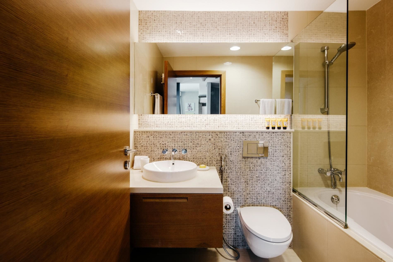 Bathroom 3, FantaStay Claren Tower 1, Dubai