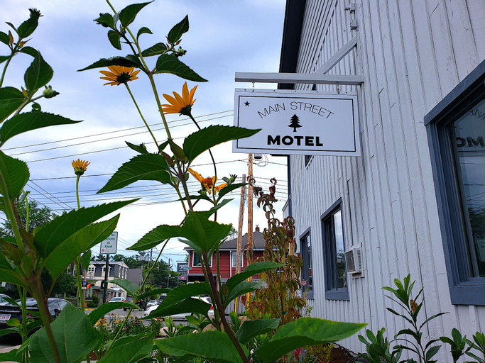 Main Street Motel, Hancock