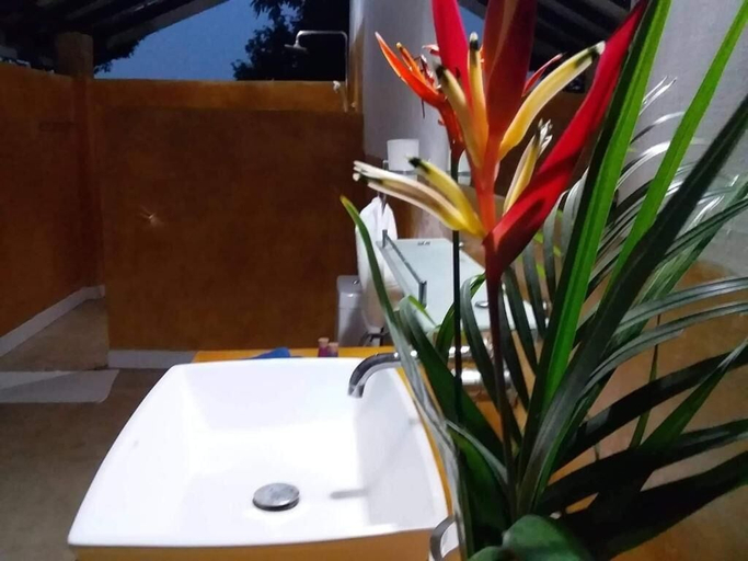 Bathroom 4, Randoni Villa, Katana