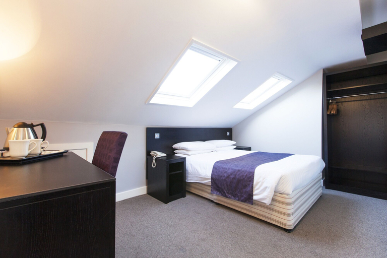 Bedroom 3, The Abbey Lodge Hotel, Bradford