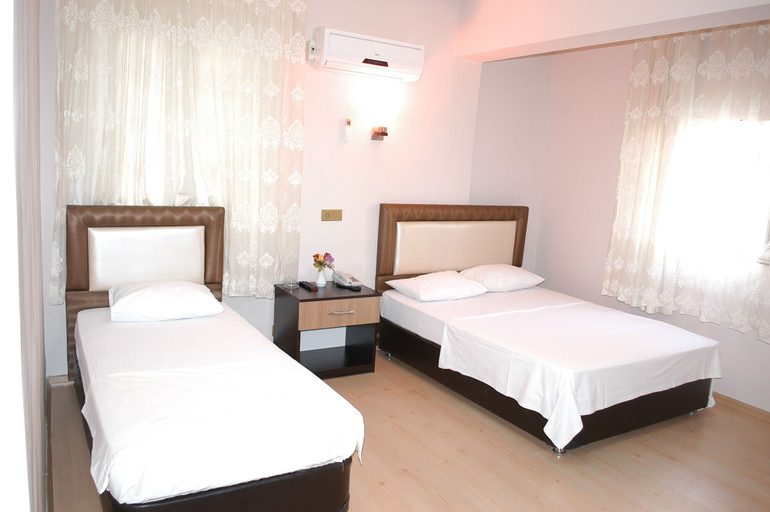 Bedroom 2, Grand 01 Otel, Yüreğir