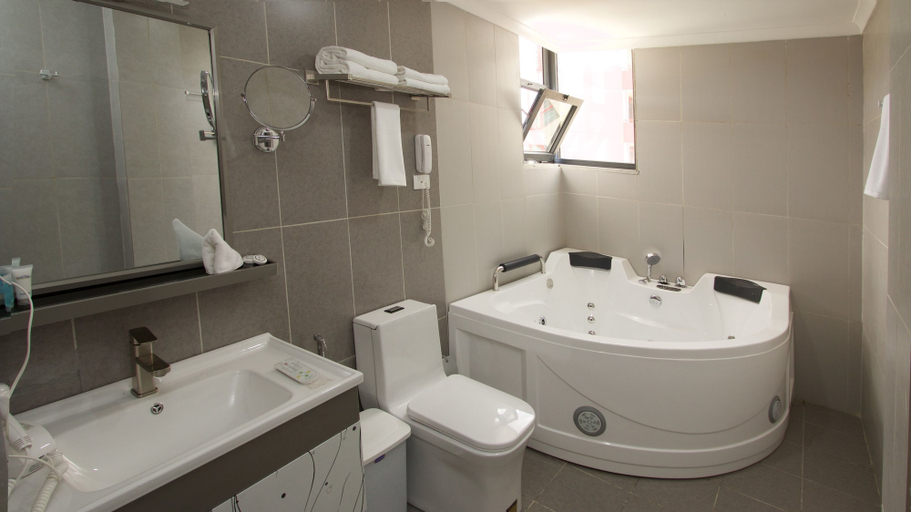Bathroom 4, Yober Hotel, Addis Abeba