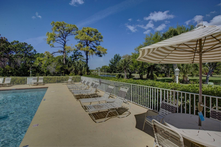 Sport & Beauty 5, Hickory on the Golf Course, Sarasota