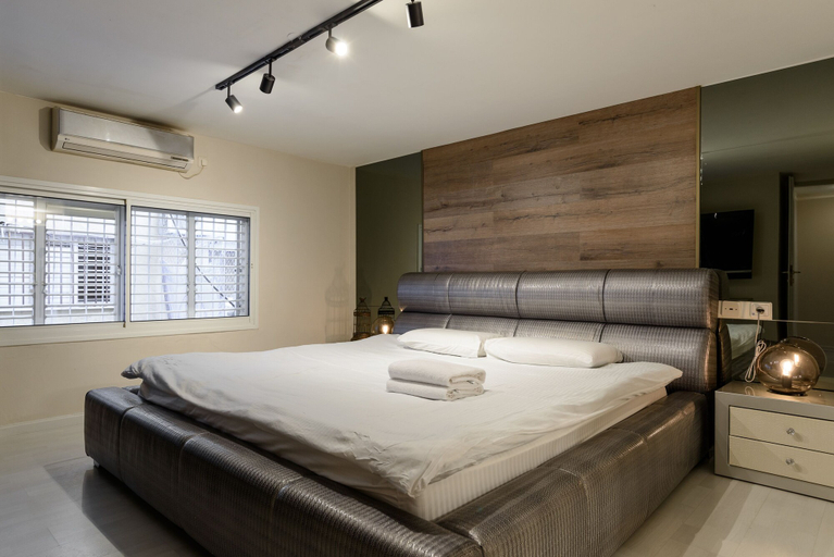 Bedroom 5, F45 by TLV2RENT