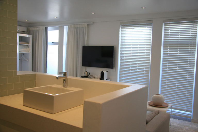 Bathroom 4, Swakopmund Luxury Suites, Swakopmund