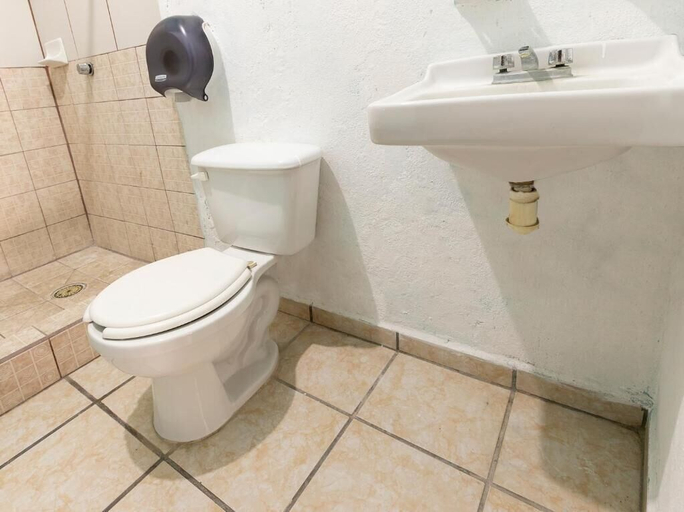 Bathroom, Hotel Monarrez, Torreón