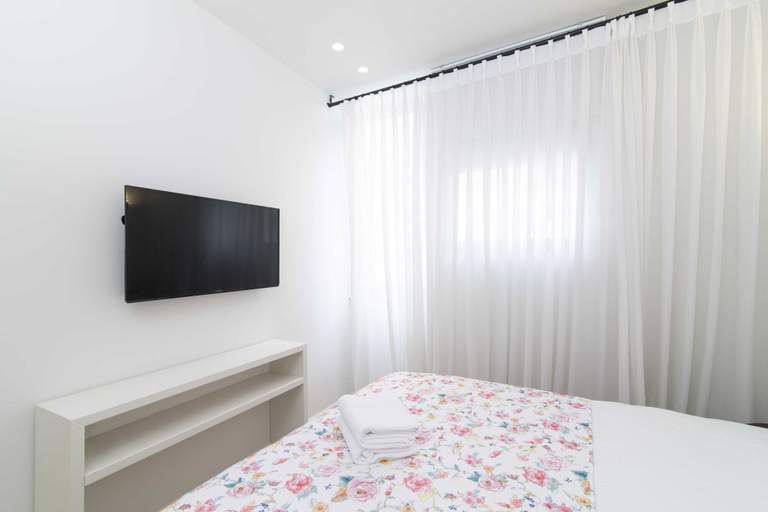 Bedroom 2, Tlv Center by Tlv2rent