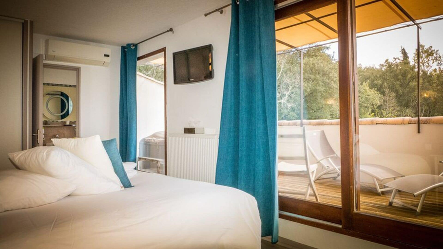 Bedroom 3, Hotel Restaurant le Belvedere, Ardèche