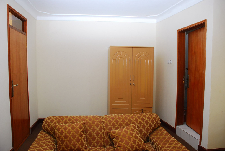 Bedroom 4, Graceland Hotel & Gardens, Kampala