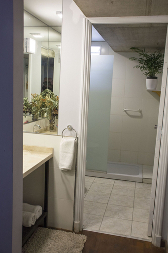 Bathroom 4, Casa Reconquista, Capital