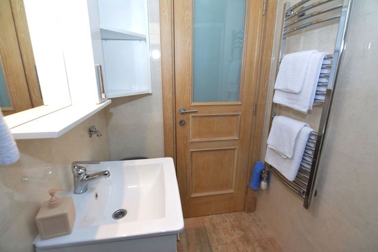 Bathroom 3, Apartments Olive