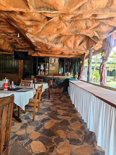 Food & Drinks, chel and vade cottages, Jinja