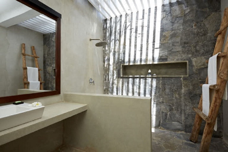 Bathroom 5, Koragaha Lodge, Thissamaharama