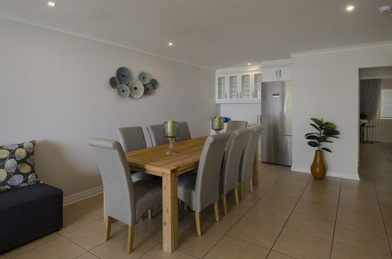 Others 5, B5 Surfside, eThekwini