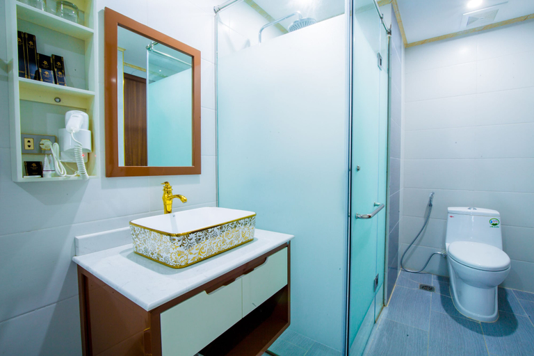 Bathroom 5, Sakura Hotel, Hòa Bình