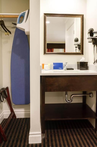 Bathroom 4, Seaside Inn, San Francisco