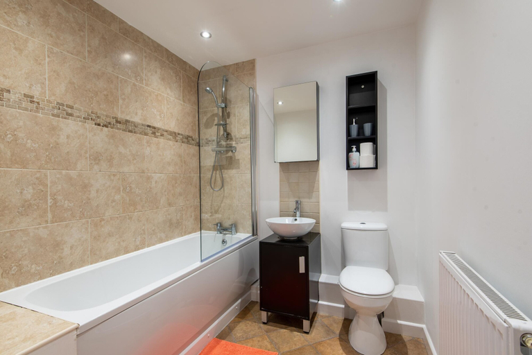 Bathroom 3, No 21, Nottinghamshire