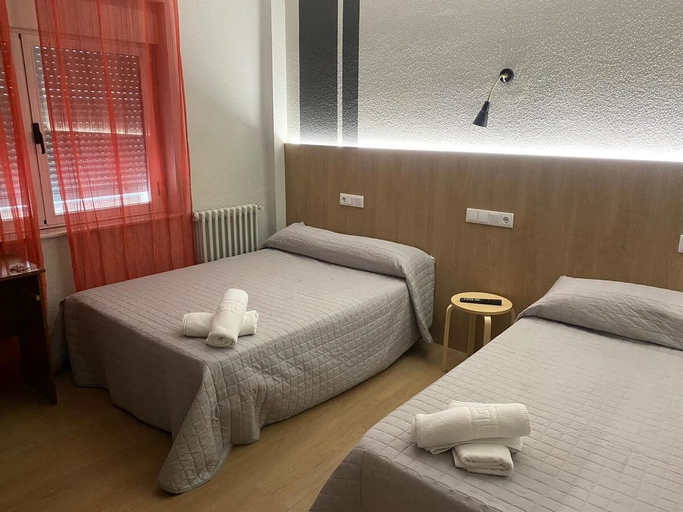 Bedroom 5, Hostal Uria, Salamanca