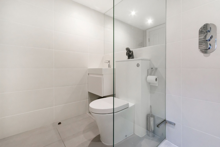 Bathroom 4, Glass Wonder in Soho - B, London