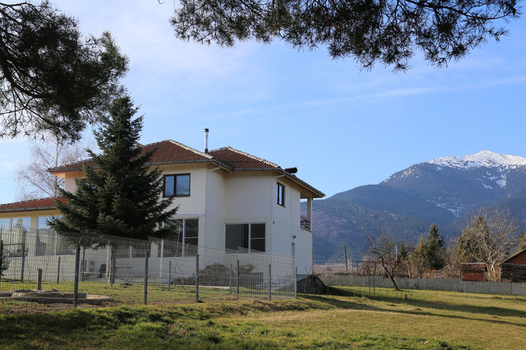 Exterior & Views, CAMP AMBASADOR BRATIN DOL