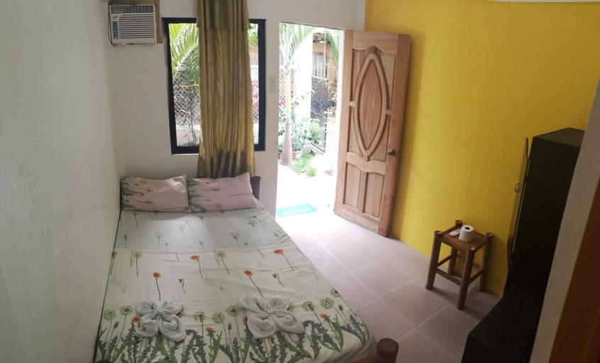 Bedroom 2, Guanna's Place Room and Resto Bar, Daanbantayan