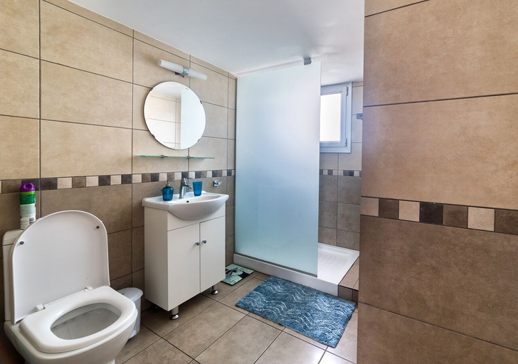 Bathroom 3, Pebble Beach Holiday Apartments