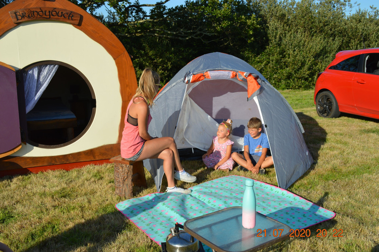 Others 3, Secluded Meadow, Unique Shire Hut, Perfect Camping, Cornwall