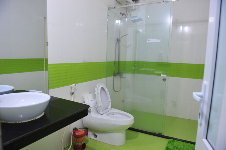 Bathroom 3, Hue Lovely Homestay, Huế