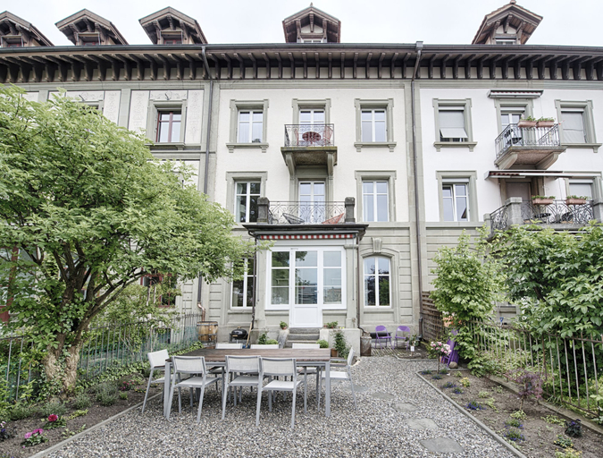 Exterior & Views