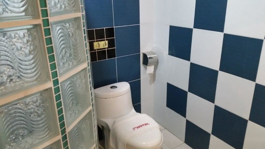 Bathroom 5, Prince Hotel, Tawau