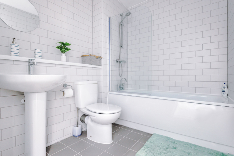 Bathroom 3, City Centre Manchester 2 Bed Apartment, Manchester