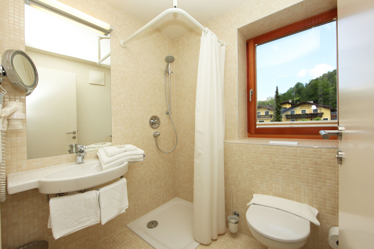 Bathroom 3, Appartement Haus Sonne, Zell am See