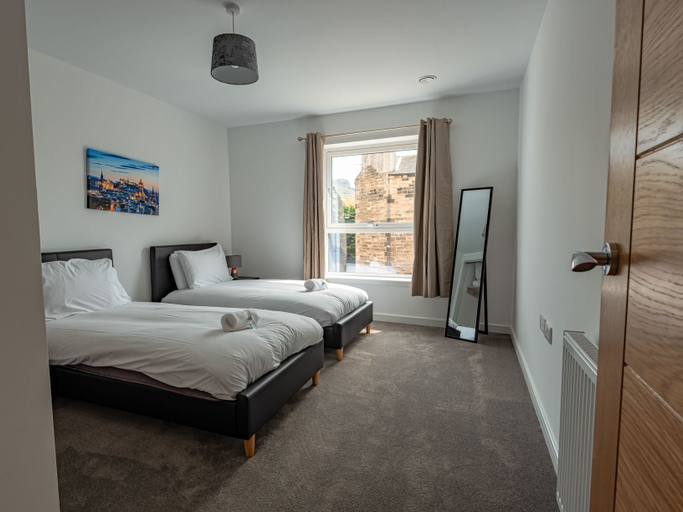 Bedroom 3, Stylish Modern Apartment, Edinburgh