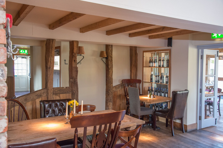 Others 5, The Swan Inn, Worcestershire