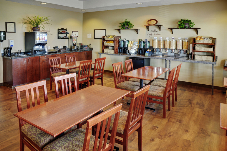 Food & Drinks 5, Lakeview Inns & Suites - Slave Lake, Division No. 17