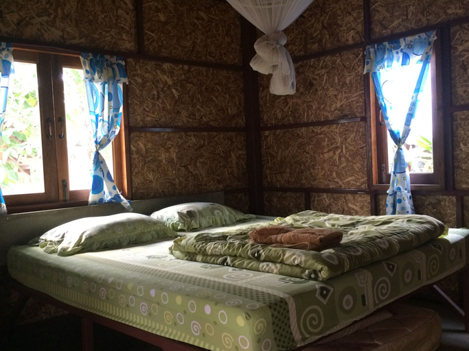 Bedroom 3, Family Huts, Pai