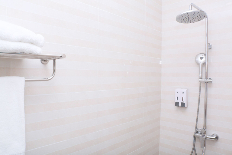 Bathroom 3, Sealong Bay ZhongQi Conifer Hotel, Prey Nob