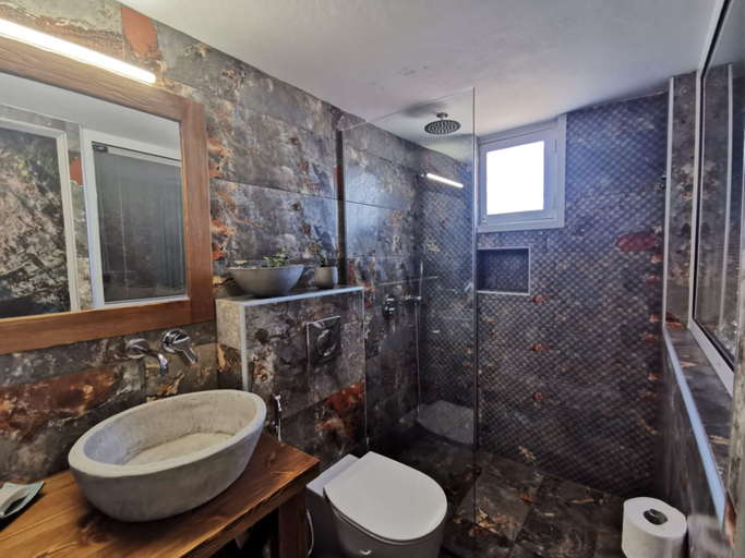 Bathroom 3, xDream Suite II, Crete