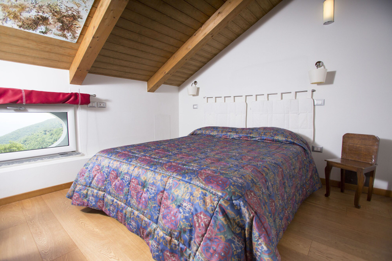 Bedroom 3, Villa Lupara, Salerno
