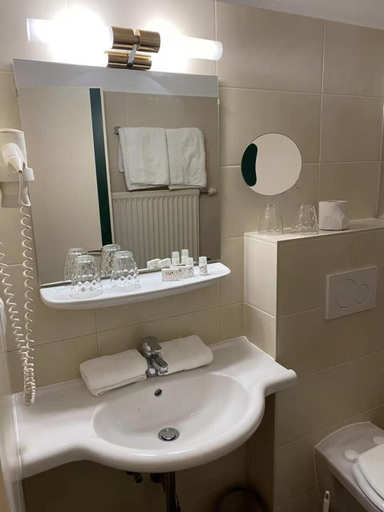 Bathroom 4, Hotel Kaiser Franz Josef, Spittal an der Drau