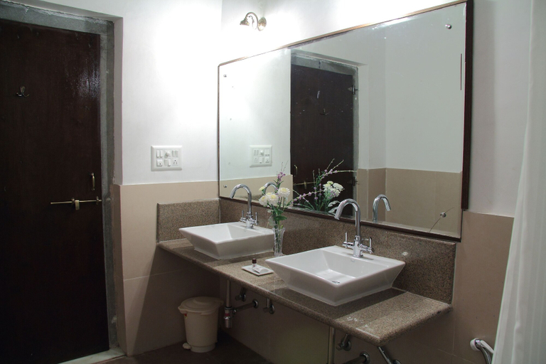 Bathroom 3, Jhadol Safari Resort, Udaipur