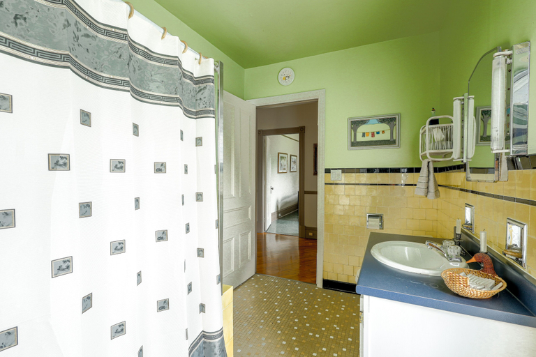 Bathroom 3, Chez l'Doc, Les Etchemins