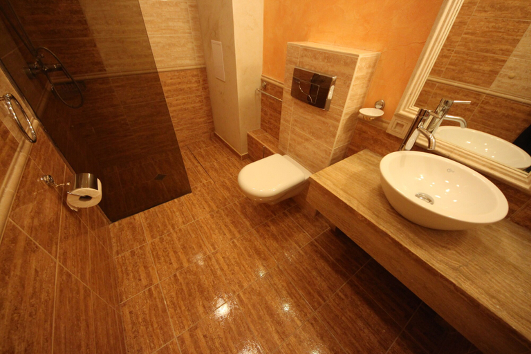 Bathroom 3, Menada Golden Rainbow Apartments, Nesebar
